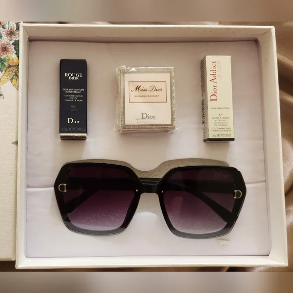 Dior Beauty Sunglasses Miss Dior & Lipstick Set - Picture 3 of 8